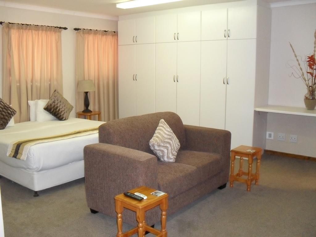 8 Royal Palm B&B Umhlanga Phòng bức ảnh