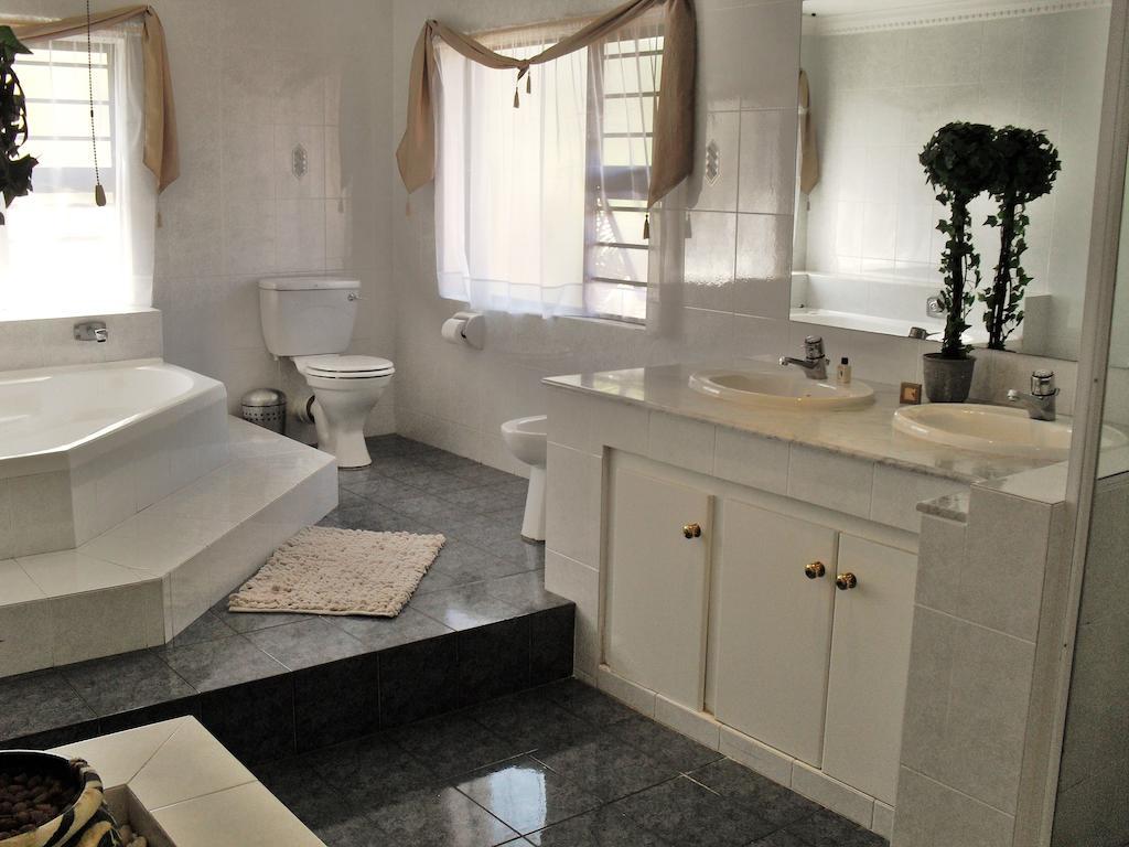 8 Royal Palm B&B Umhlanga Phòng bức ảnh